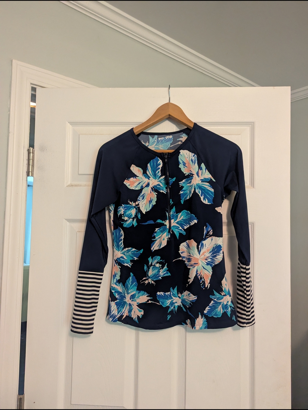 Navy Floral Zip-Front Rash Guard - Picture 1 of 3